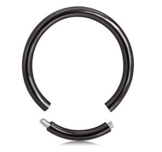 Kolczyk kółko typu segment - czarny - K-001