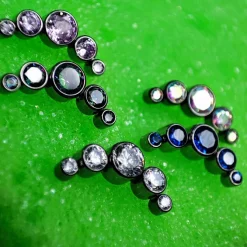 Tytanowa nakrętka cluster z cyrkoniami Vitrail Medium - srebrna - TNA-033