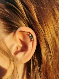 Tytanowa nakrętka cluster z zielonymi cyrkoniami - srebrny - TNA-197