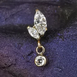 Tytanowa nakrętka z białymi cyrkoniami - złota - TNA-028