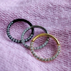 Tytanowe kółko CLICKER z białymi cyrkoniami - TK-013