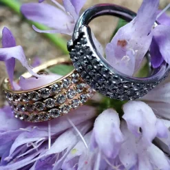 Tytanowe kółko clicker z trzema rzędami cyrkonii - srebrny - TK-040