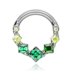 Tytanowy kolczyk clicker z zielonymi cyrkoniami - srebrny - TK-099