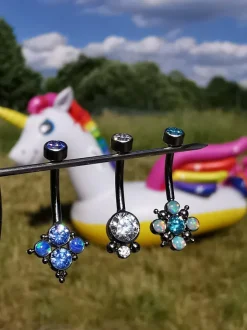 Tytanowy kolczyk do pępka z morską cyrkonią PREMIUM i niebieskim opalem - TPP-027