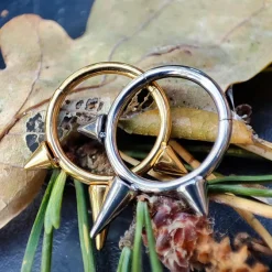 Tytanowy kolczyk kółko z ćwiekami CLICKER - złoty - TK-033