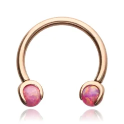 Tytanowy kolczyk podkowa w różowym złocie z różowym opalem - OP22 - TKP-004